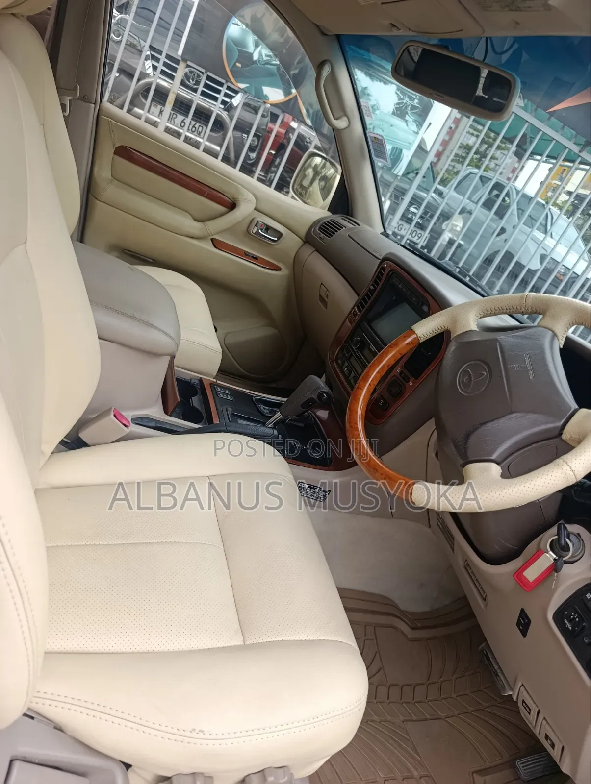 Toyota Land Cruiser 2001 White