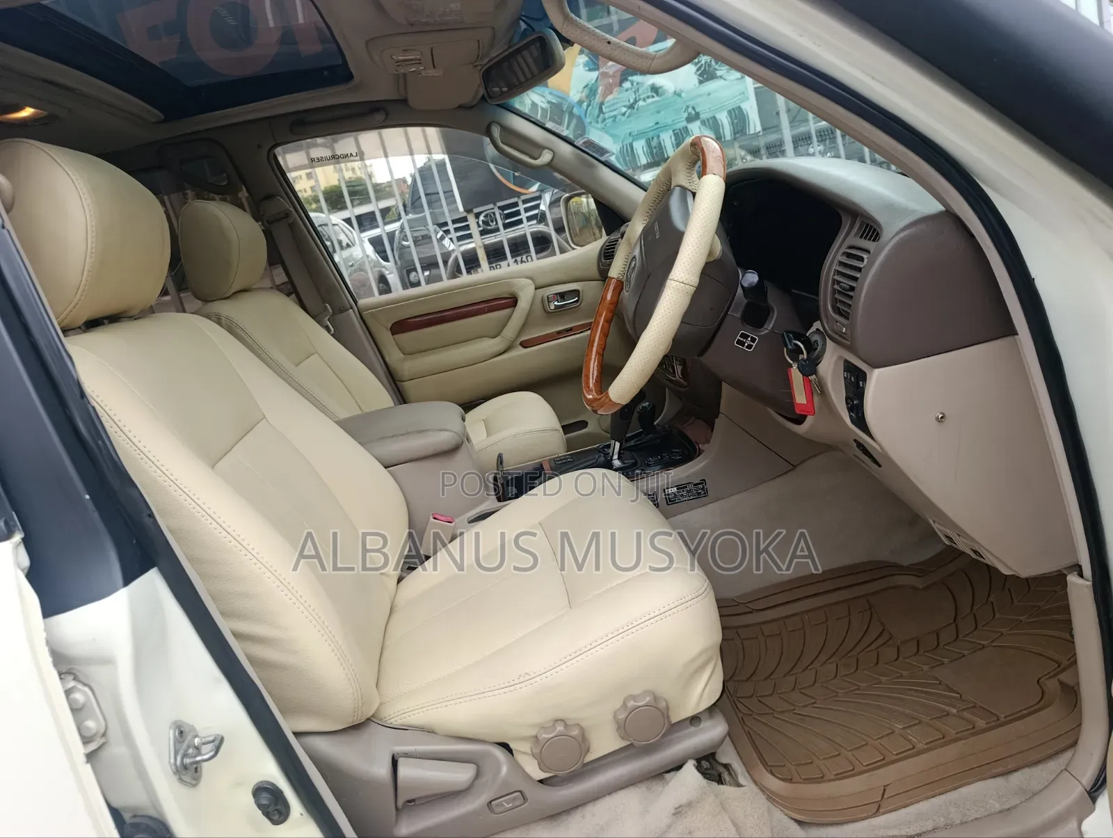 Toyota Land Cruiser 2001 White