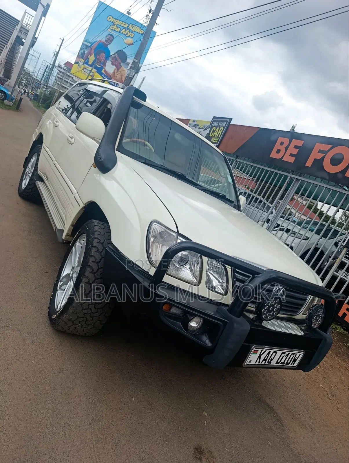 Toyota Land Cruiser 2001 White