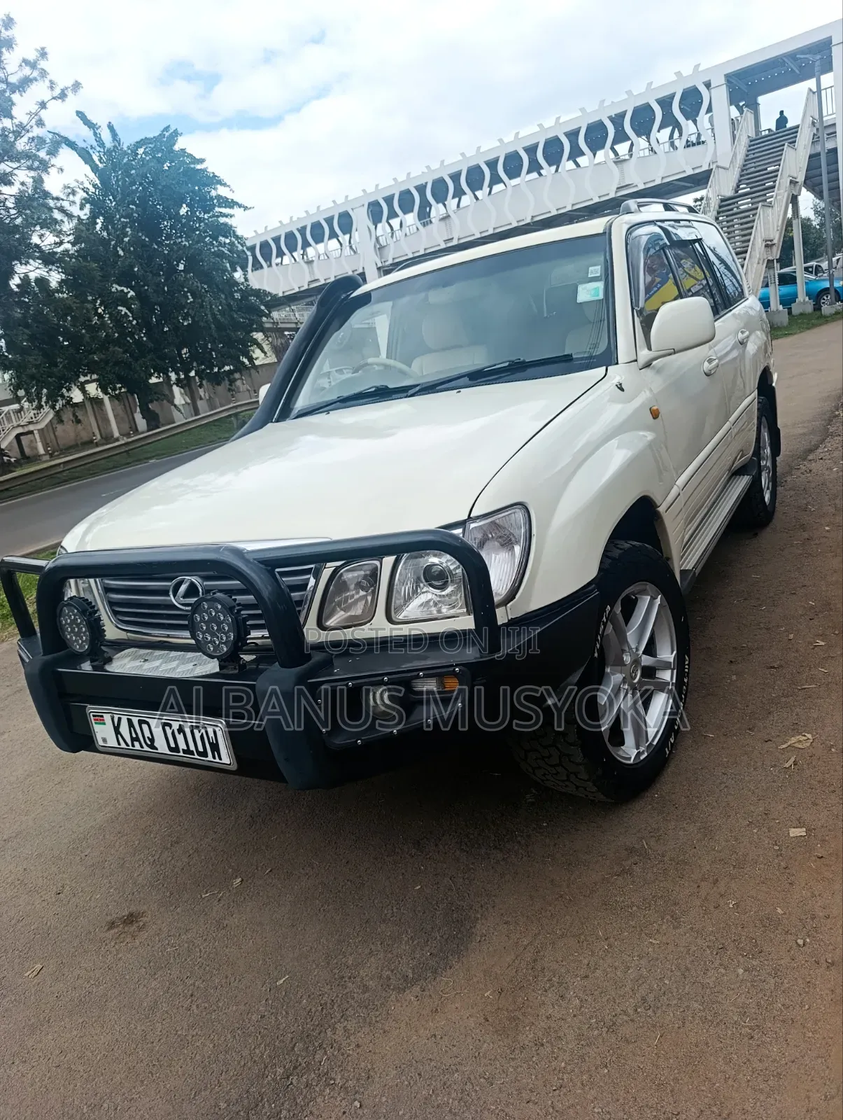 Toyota Land Cruiser 2001 White