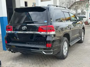 Toyota Land Cruiser 4.6 V8 ZX 2019 Black