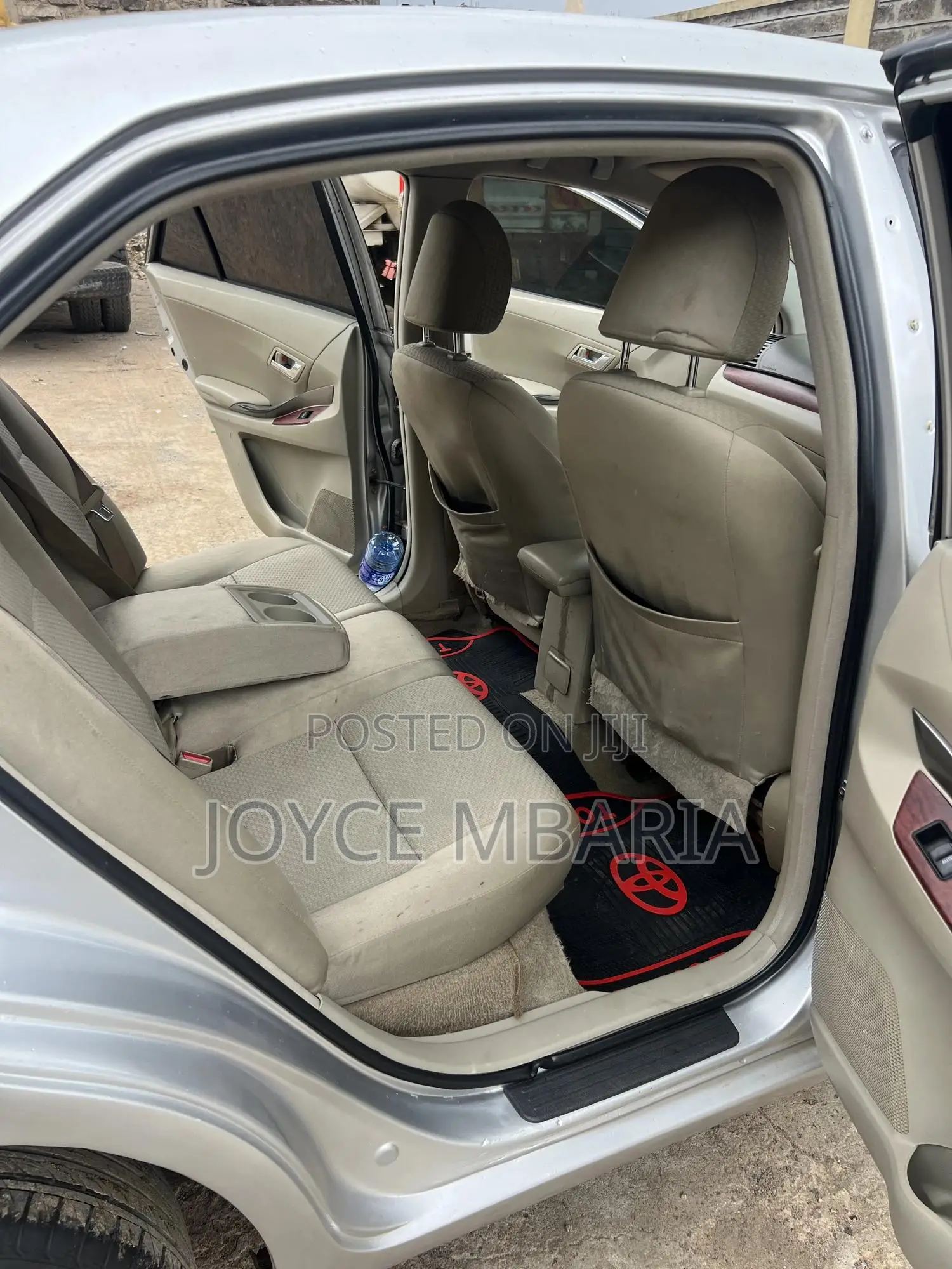 Toyota Premio 2011 Silver