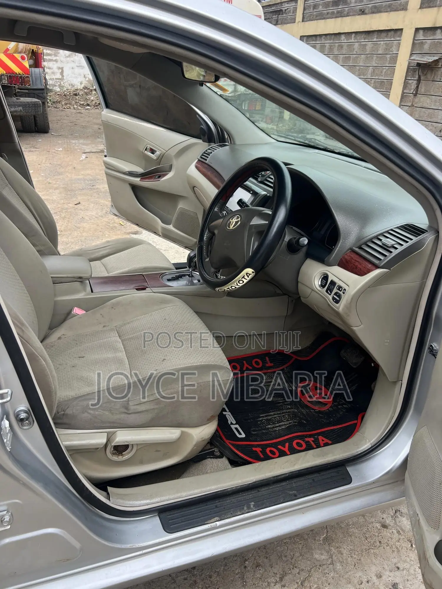 Toyota Premio 2011 Silver