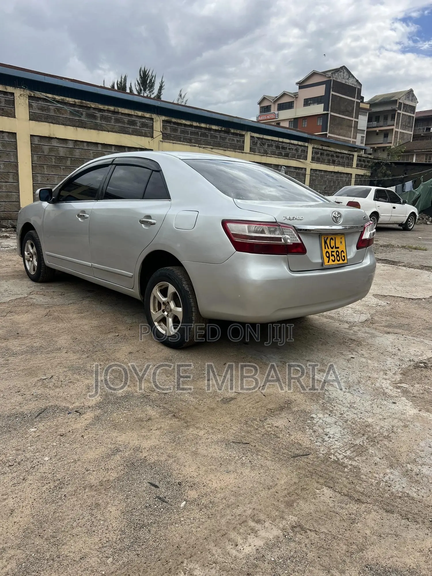 Toyota Premio 2011 Silver