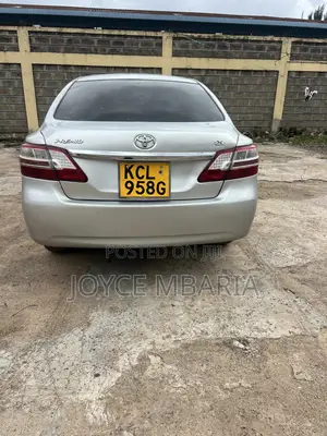 Toyota Premio 2011 Silver