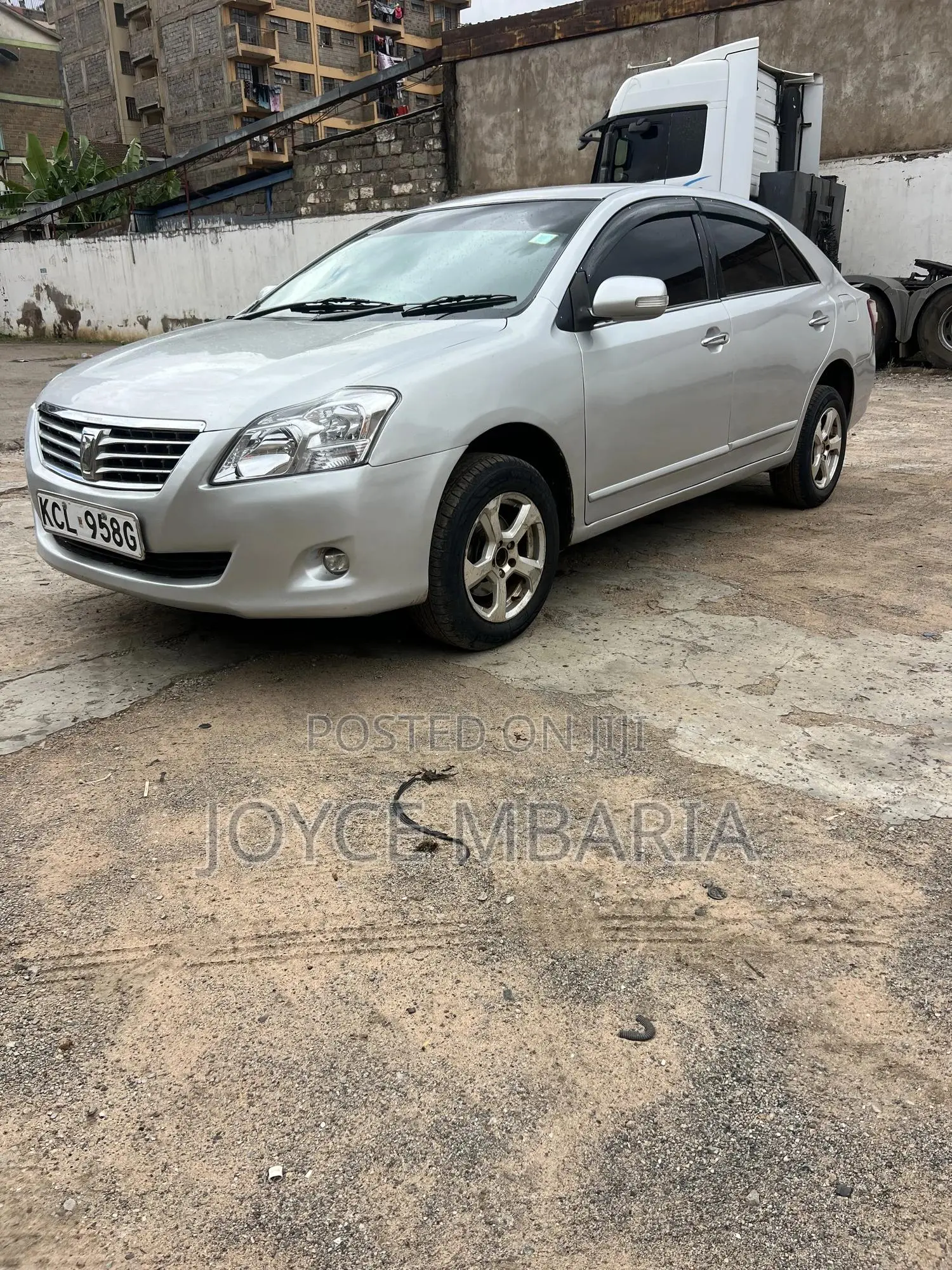 Toyota Premio 2011 Silver