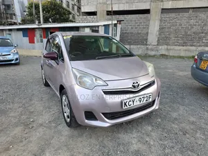 Toyota Ractis 1.3 FWD 2013 Gold