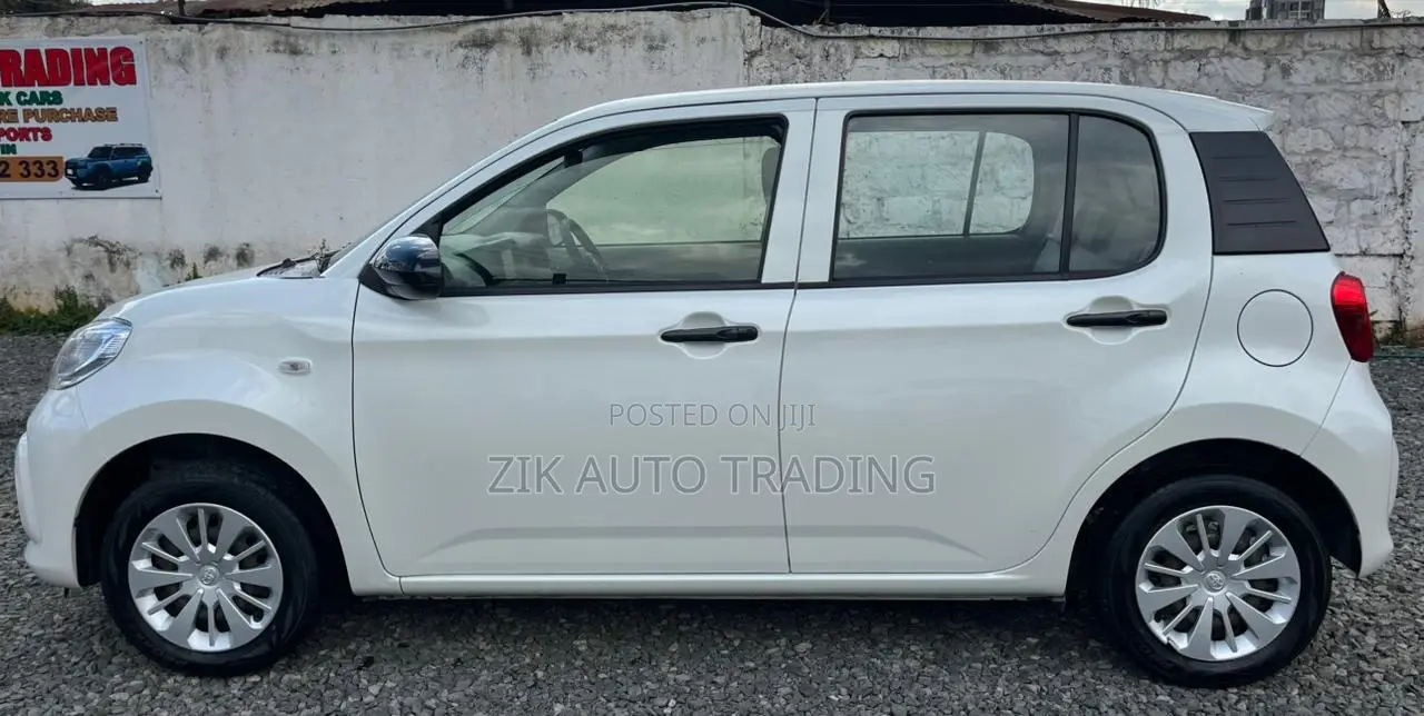 Toyota Passo 2019 White