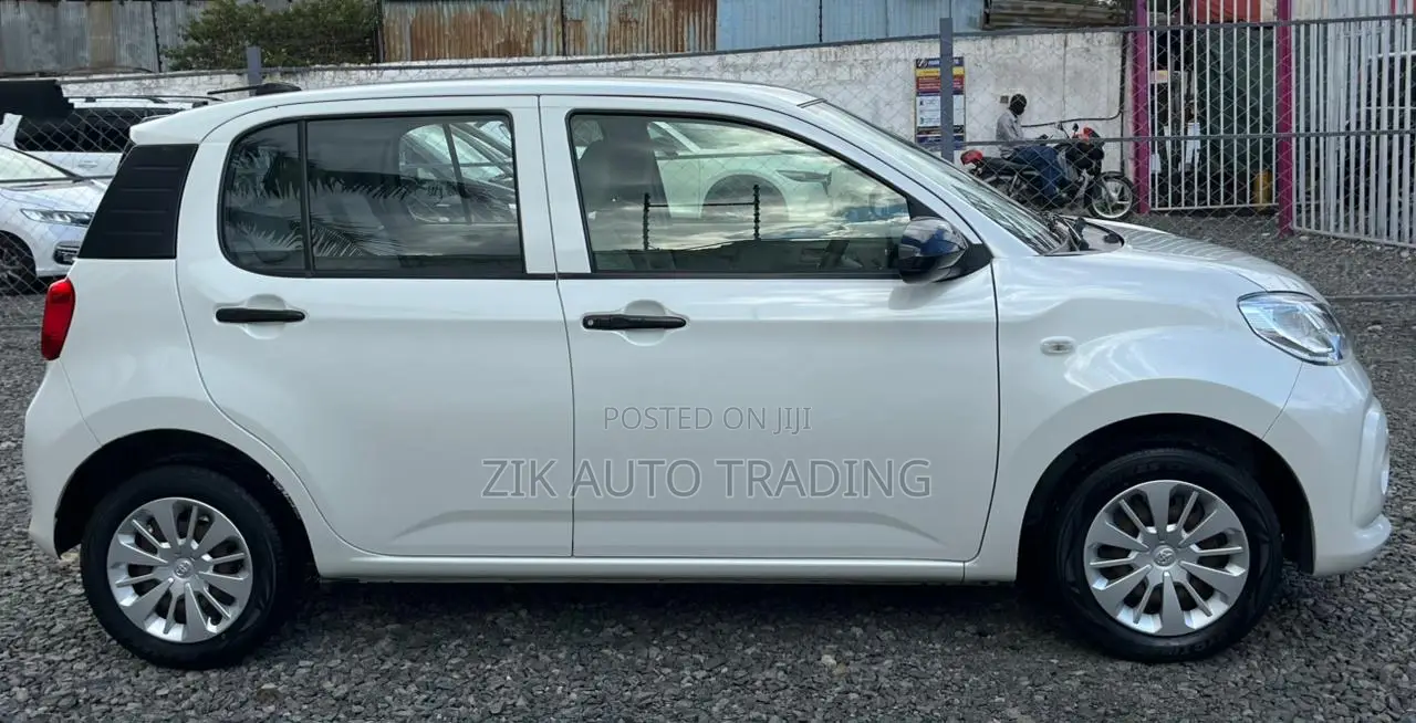 Toyota Passo 2019 White