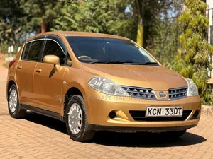 Nissan Tiida 1.5L 16V 2010 Gold