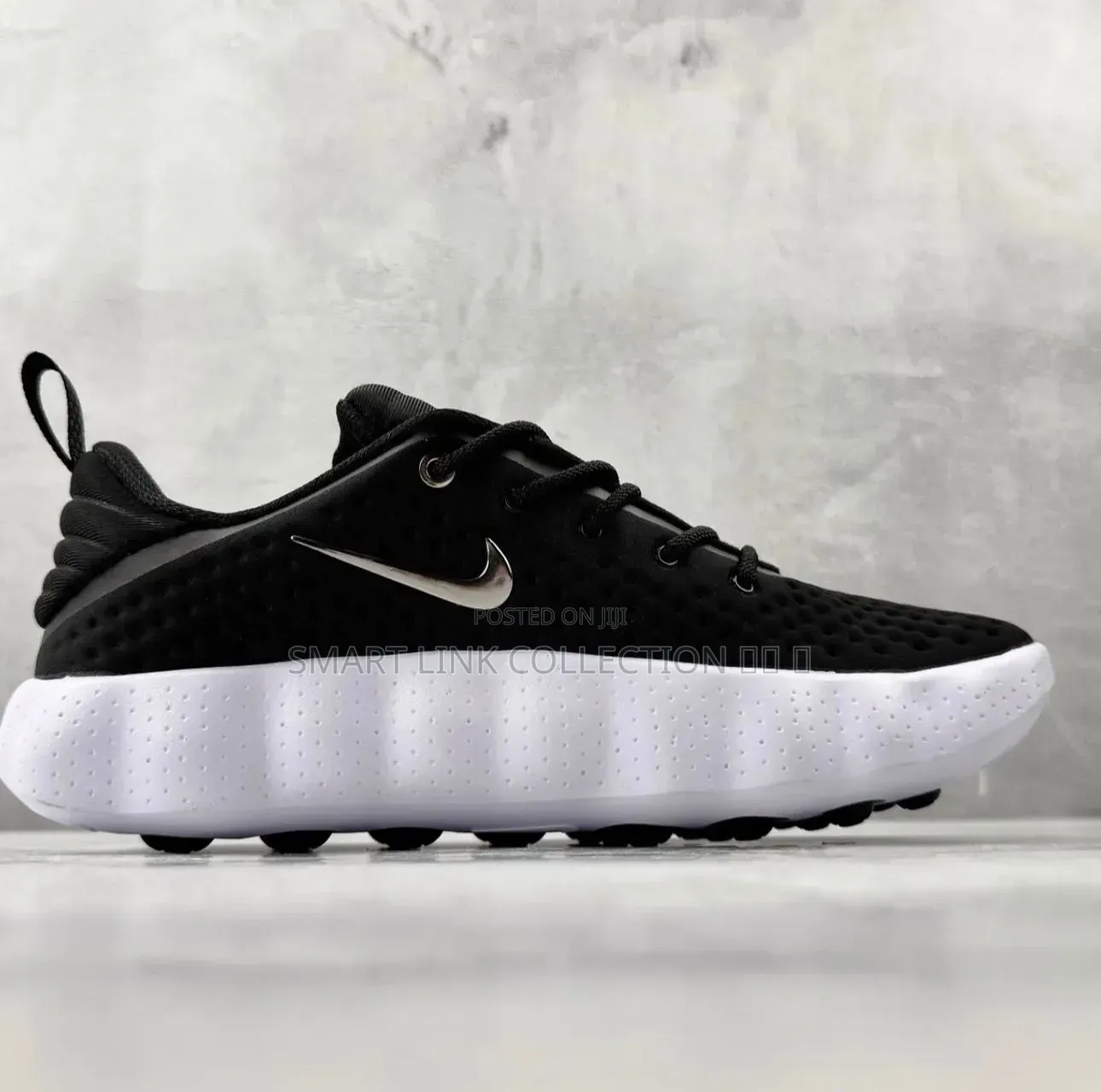 Nike Mind 002 Sneakers