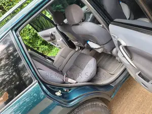 Toyota RAV4 2001 Green