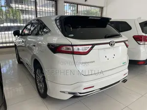 Toyota Harrier 2.0 2018 White