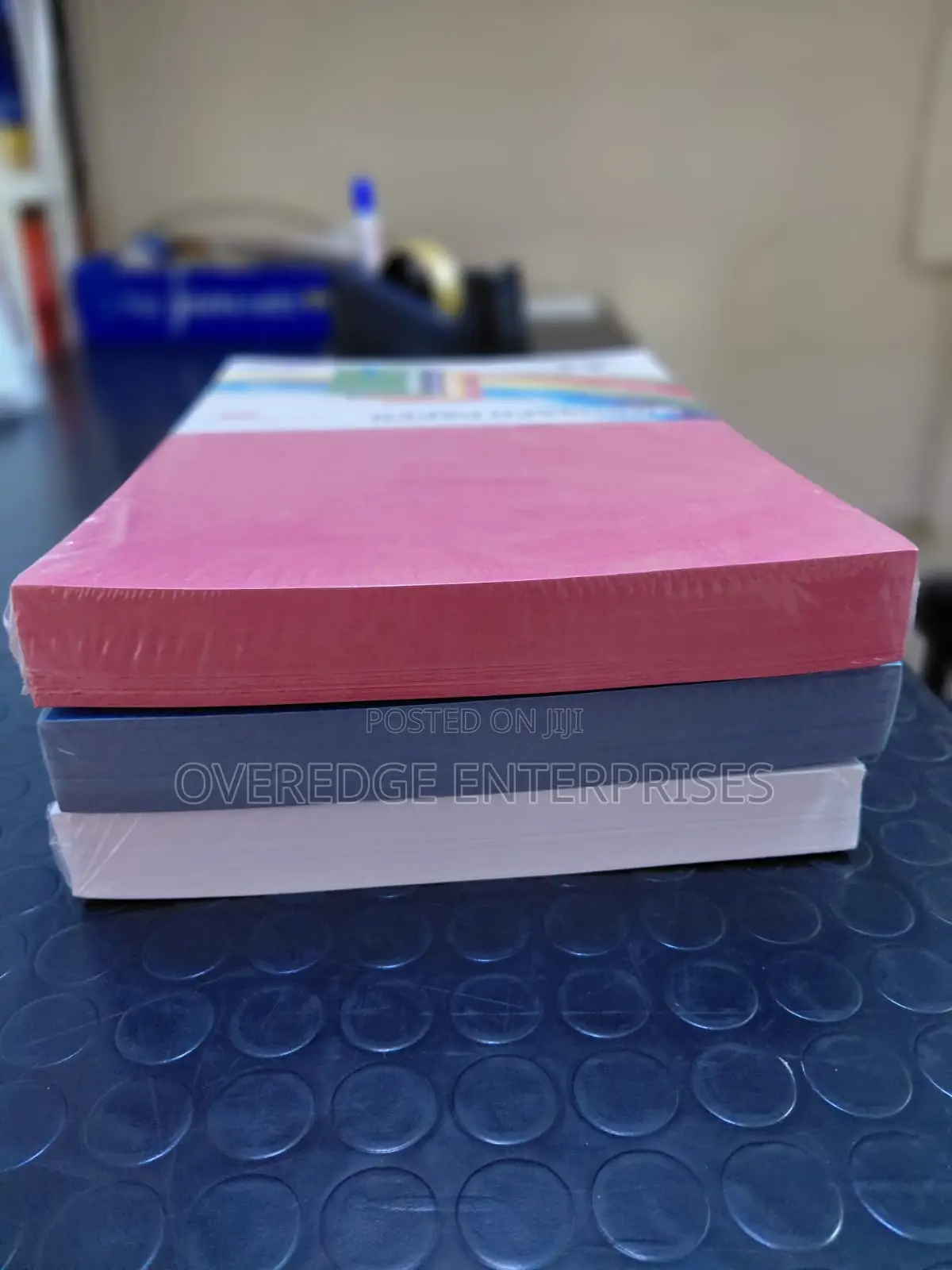 Different Colors Embossed Papers Available