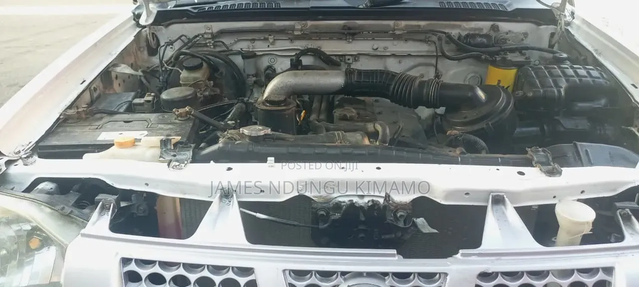 Nissan NP300 2008 White