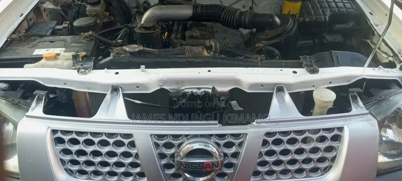 Nissan NP300 2008 White