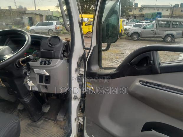Mitsubishi Fuso Canter - thumbnail 5