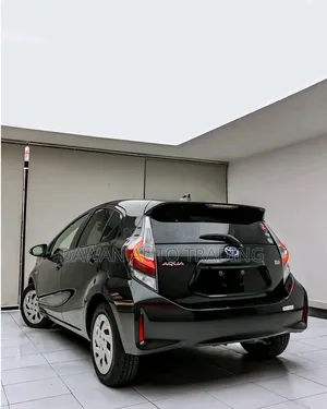 Toyota Aqua 2018 Black
