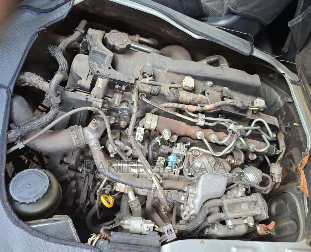 Toyota HiAce 2016 Silver