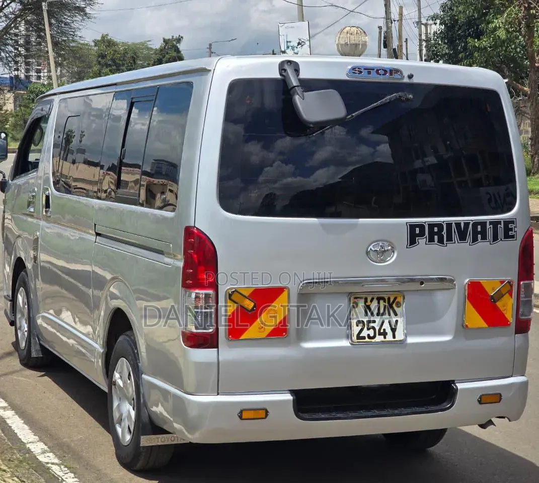 Toyota HiAce 2016 Silver