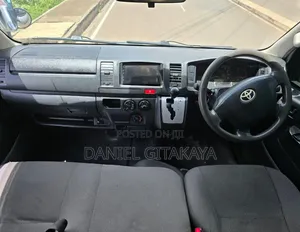 Toyota HiAce 2016 Silver