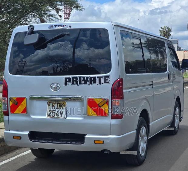 Toyota HiAce 2016 Silver - thumbnail 5