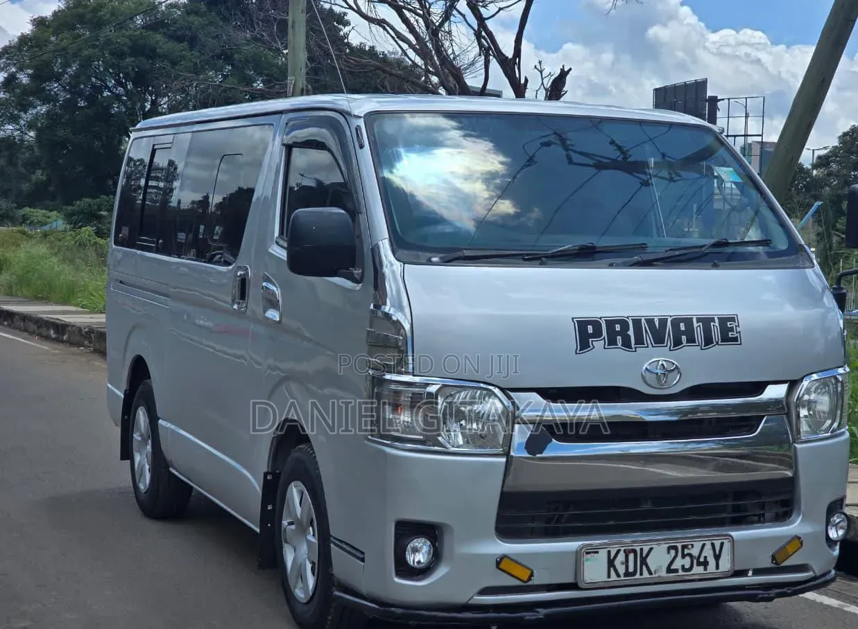 Toyota HiAce 2016 Silver