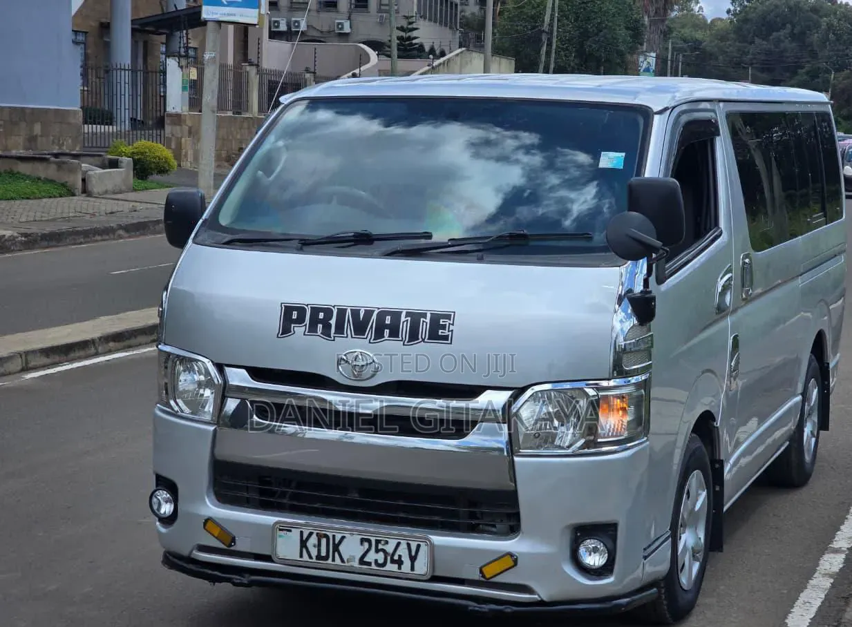 Toyota HiAce 2016 Silver