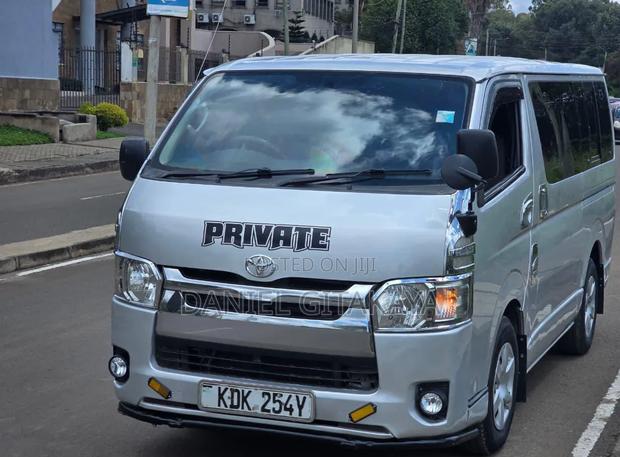 Toyota HiAce 2016 Silver