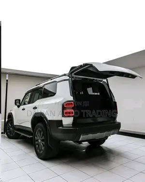 Toyota Land Cruiser Prado 2023 White