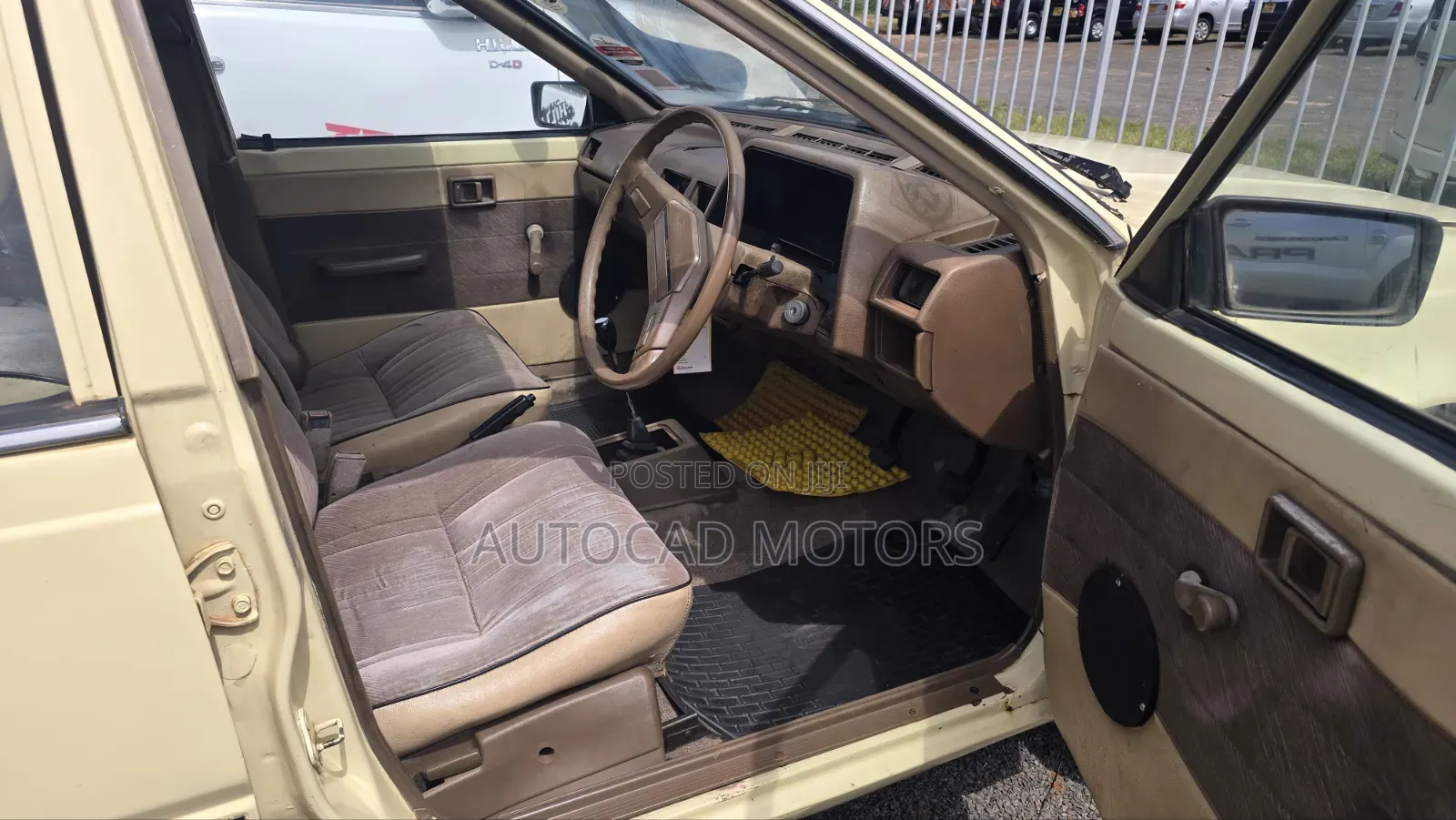 Nissan Sunny 1976 Pearl