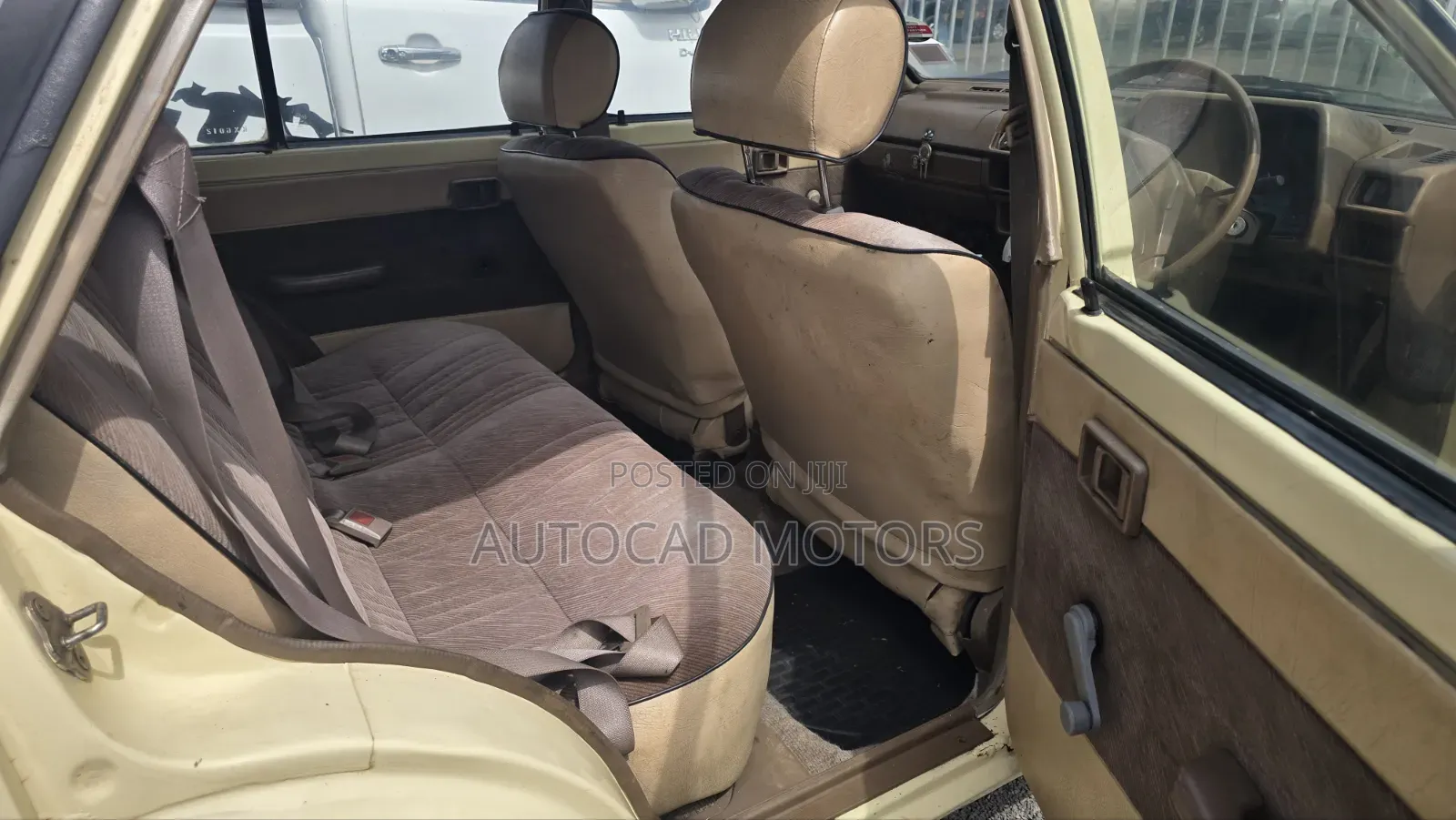 Nissan Sunny 1976 Pearl