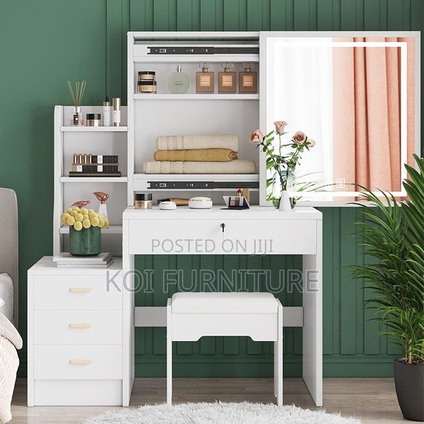 Dressers; White Elegant Vanity Dressing Room Vanity Set - thumbnail 3