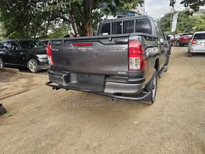 Toyota Hilux 2021 Gray