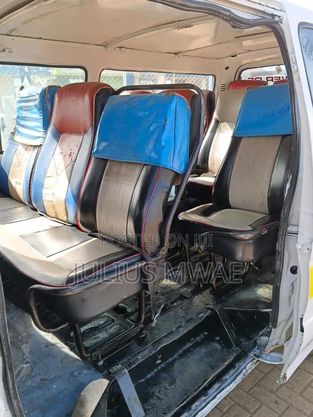Toyota HiAce 2003 White - thumbnail 5