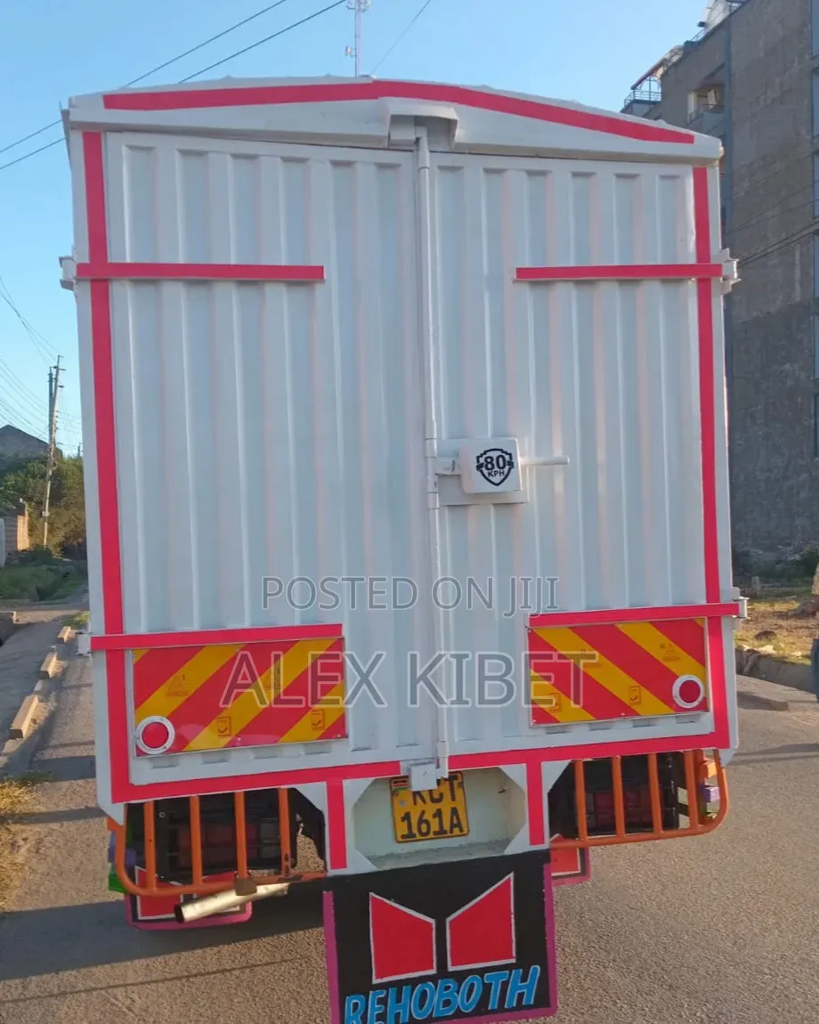 Iisuzu NKR