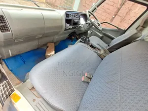 Mitsubishi Fh215 Lorry