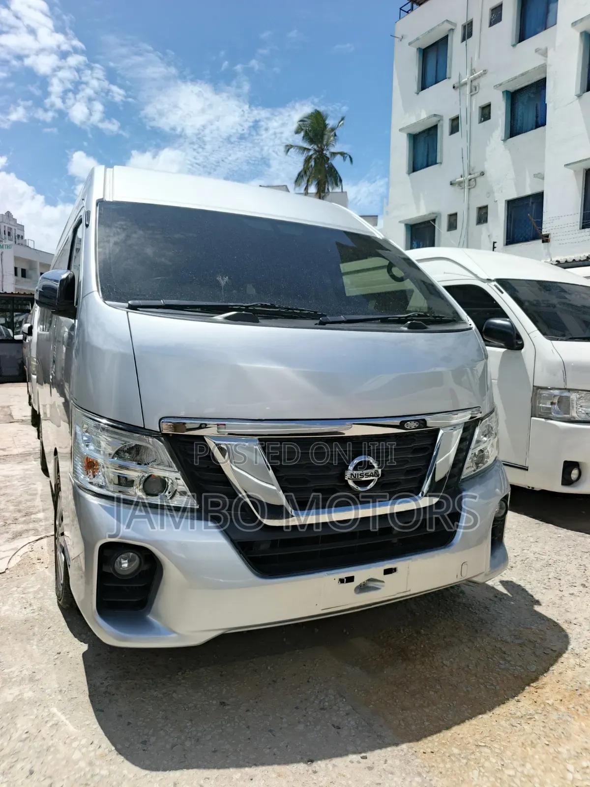 Nissan Caravan (Urvan) 2020 Silver