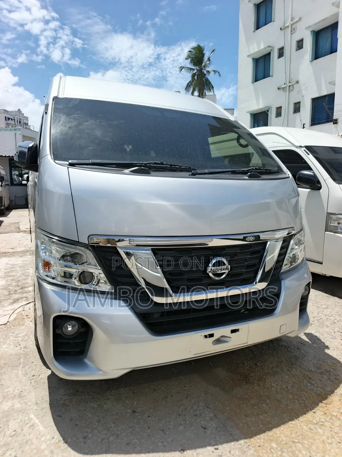 Nissan Caravan (Urvan) 2020 Silver
