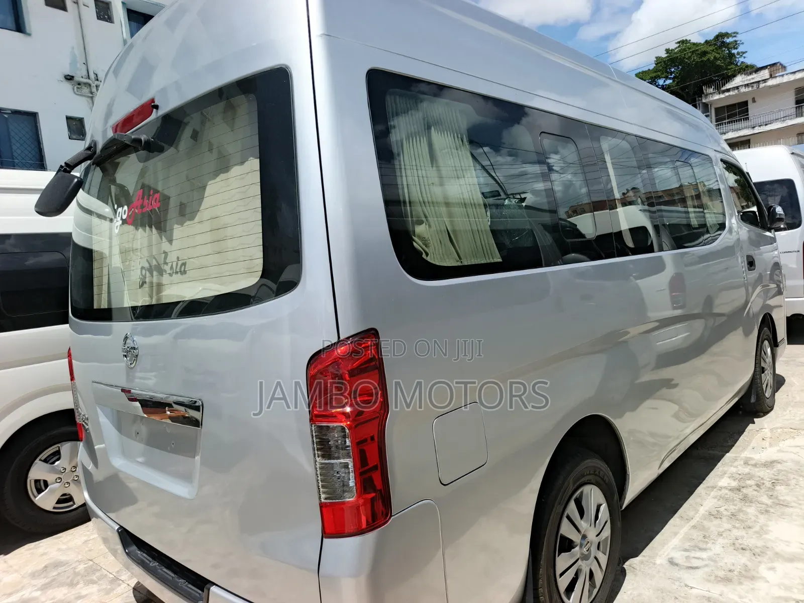Nissan Caravan (Urvan) 2020 Silver
