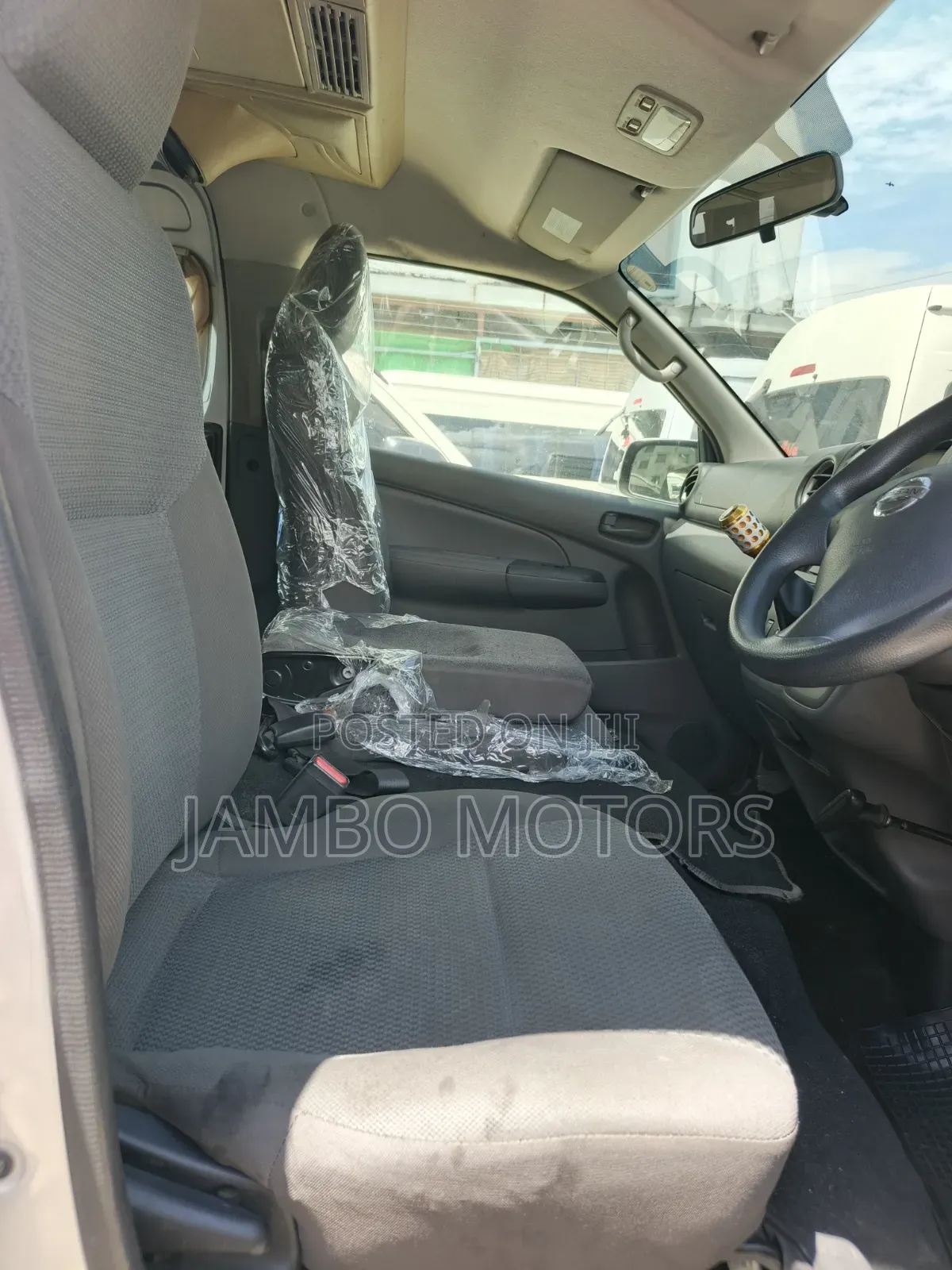 Nissan Caravan (Urvan) 2020 Silver