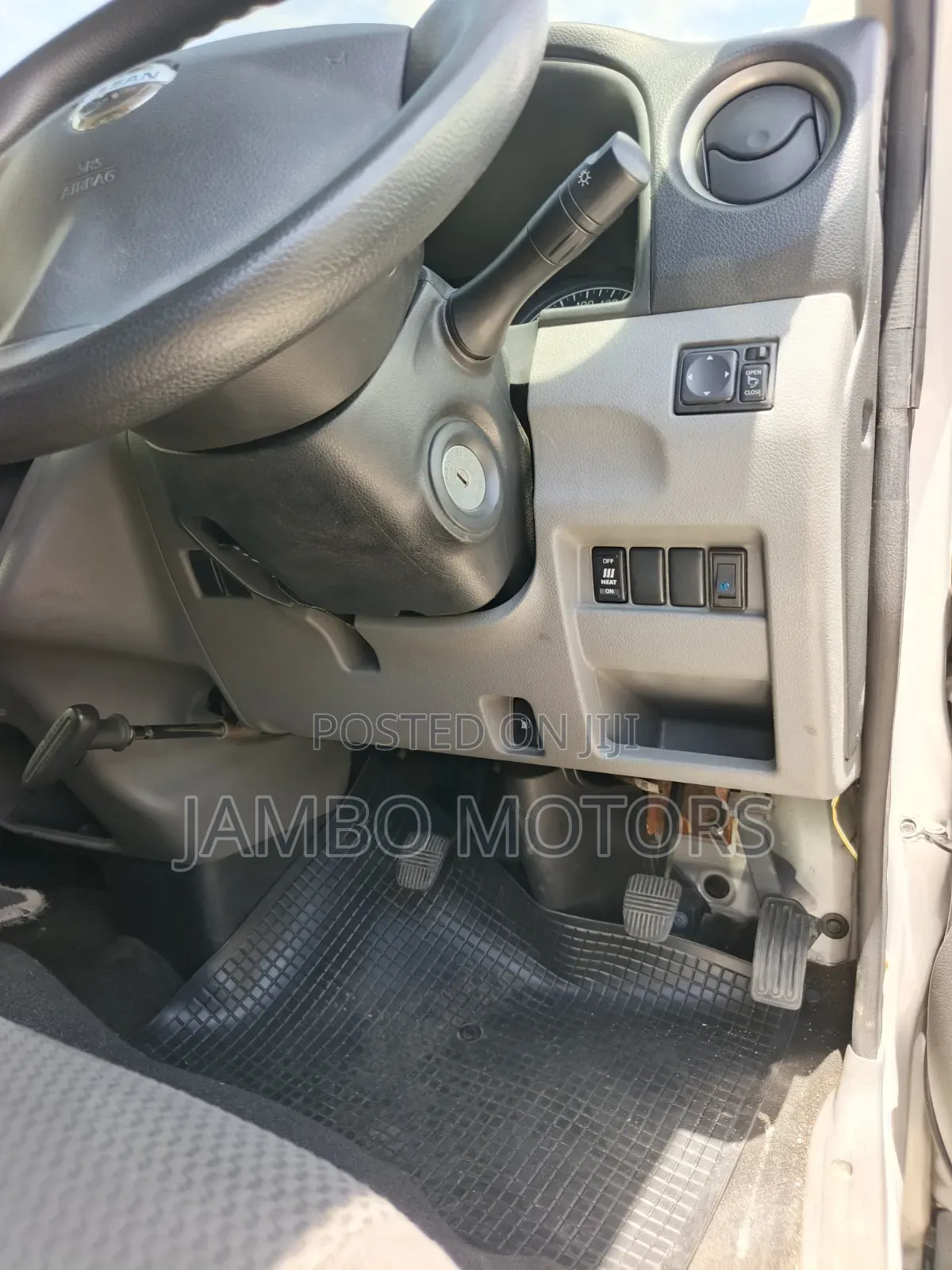 Nissan Caravan (Urvan) 2020 Silver