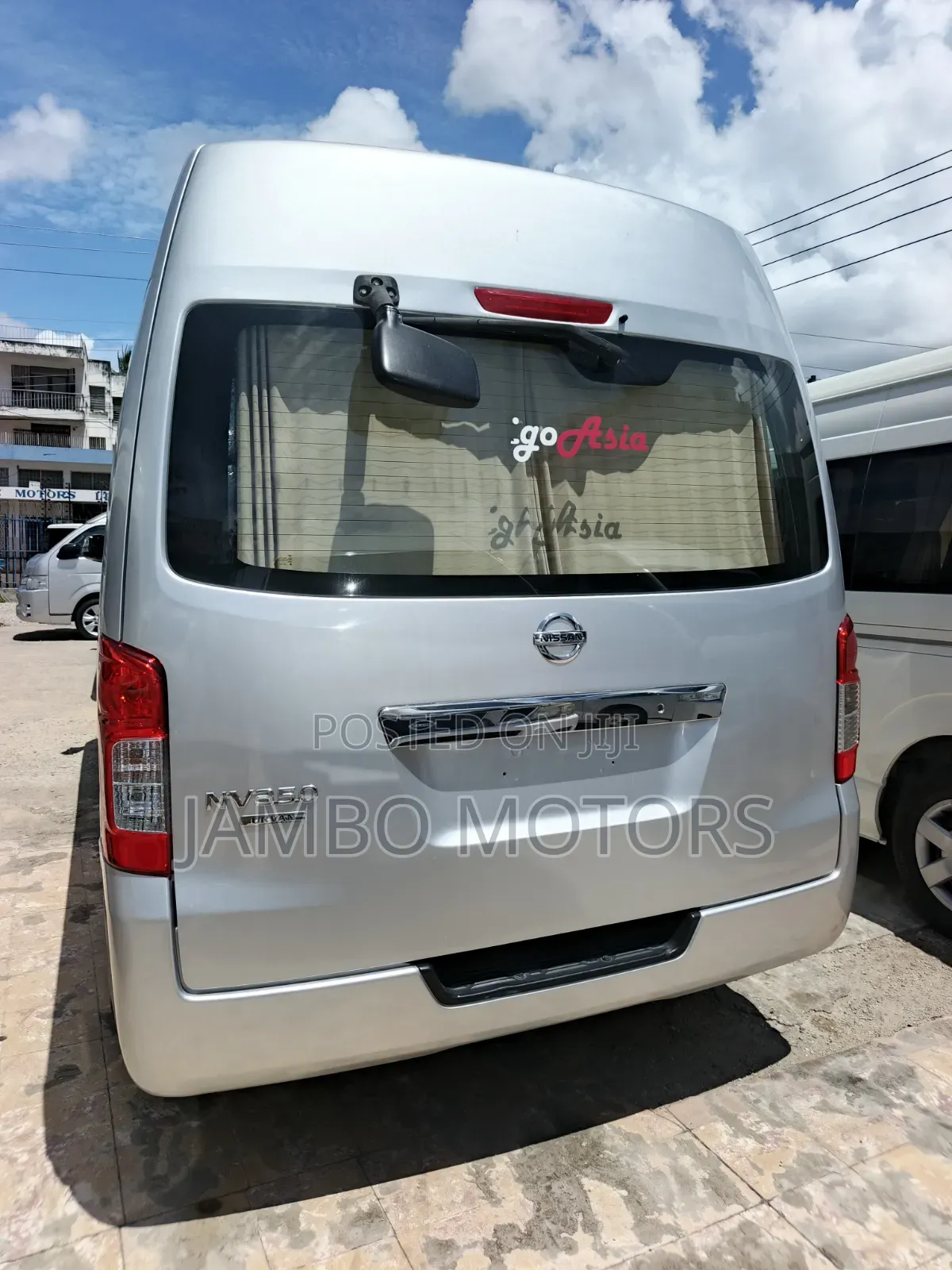 Nissan Caravan (Urvan) 2020 Silver