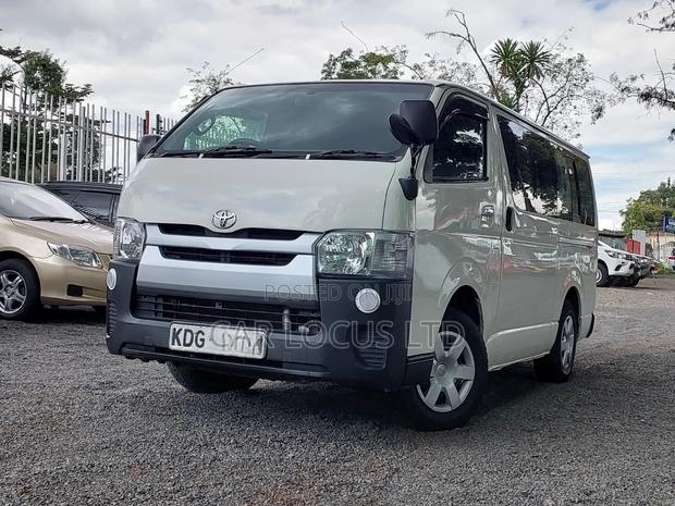 Toyota HiAce 2014 White - main view