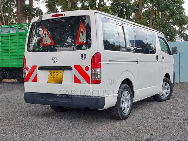 Toyota HiAce 2014 White - thumbnail 3