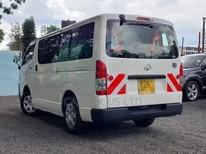 Toyota HiAce 2014 White