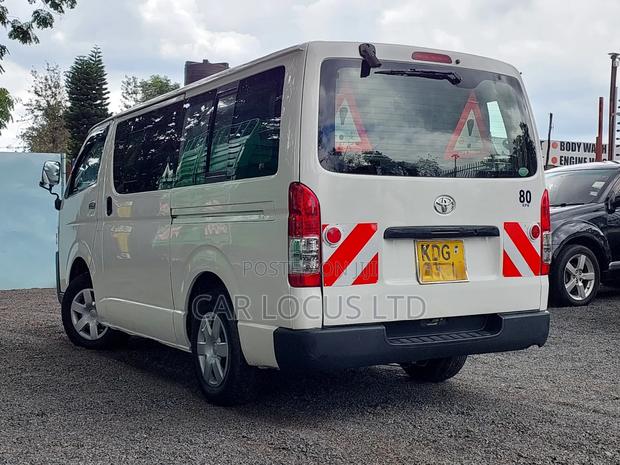 Toyota HiAce 2014 White - thumbnail 4