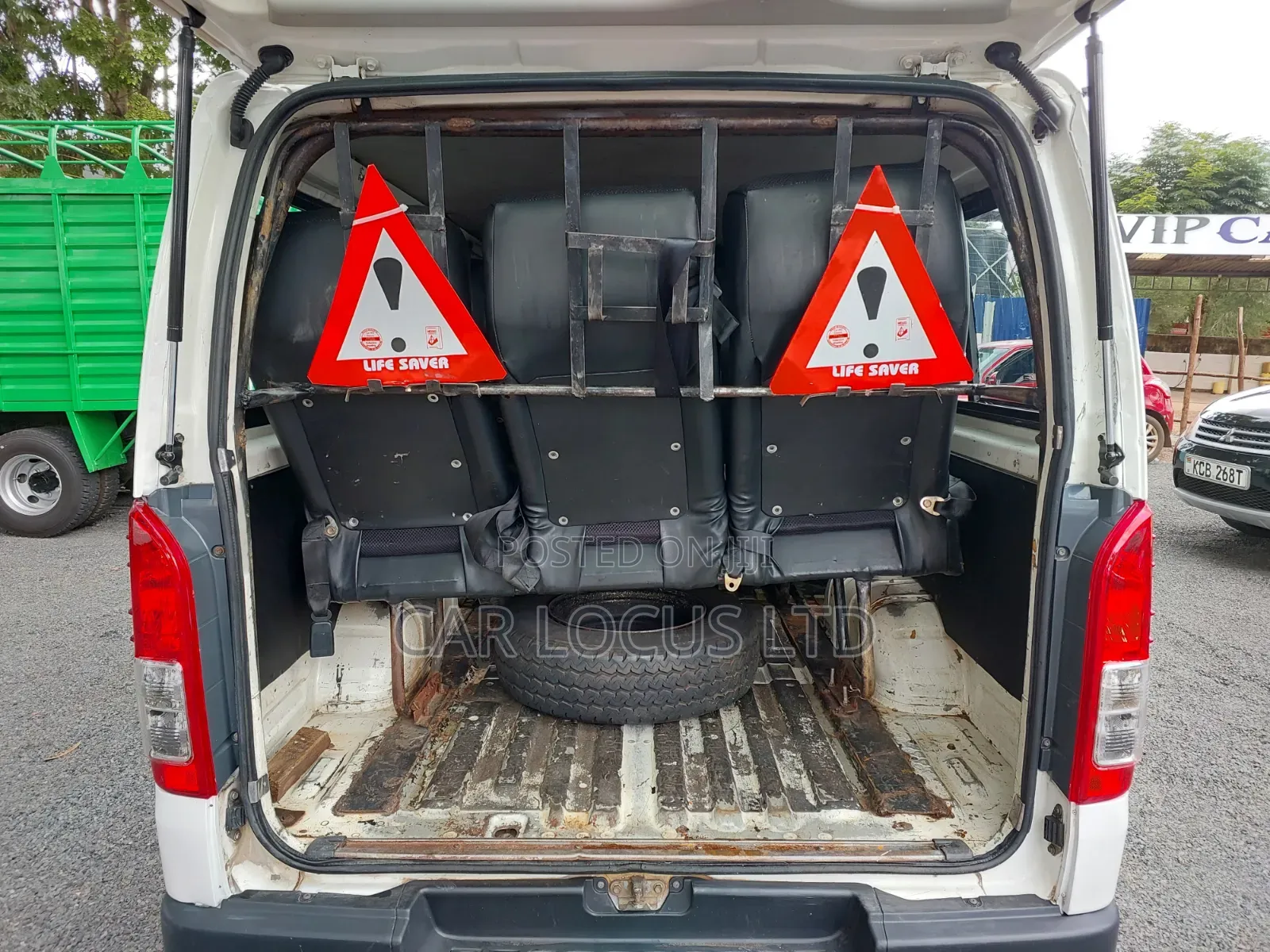 Toyota HiAce 2014 White