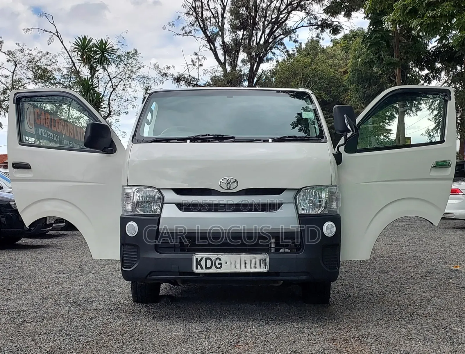 Toyota HiAce 2014 White