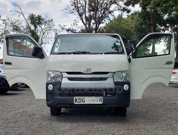 Toyota HiAce 2014 White - thumbnail 9
